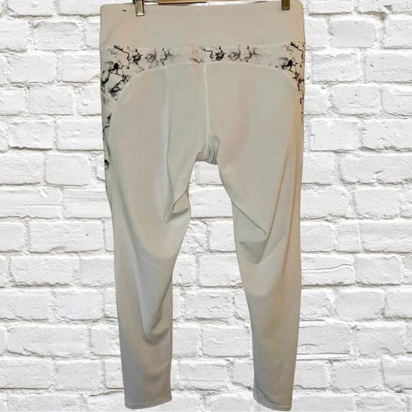 Thrill Performance Leggings - Picture 2 of 4